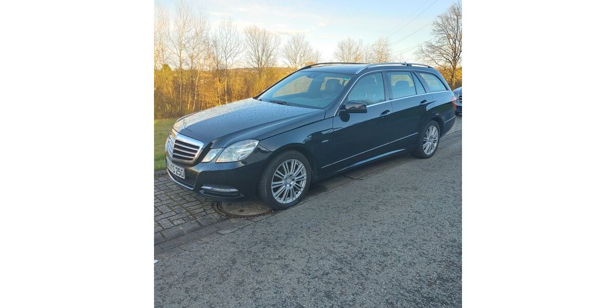 Mercedes-Benz E 250 226.000 km 10.500 &euro; Pracht 57589