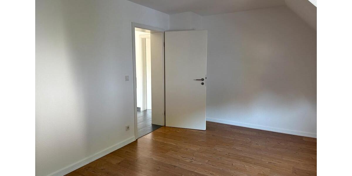 Dachgeschoßwohnung Siegen Kaan-Marienborn - 3 Zimmer, 75 m&sup2;, 179.000&euro; | Angebot:25960743