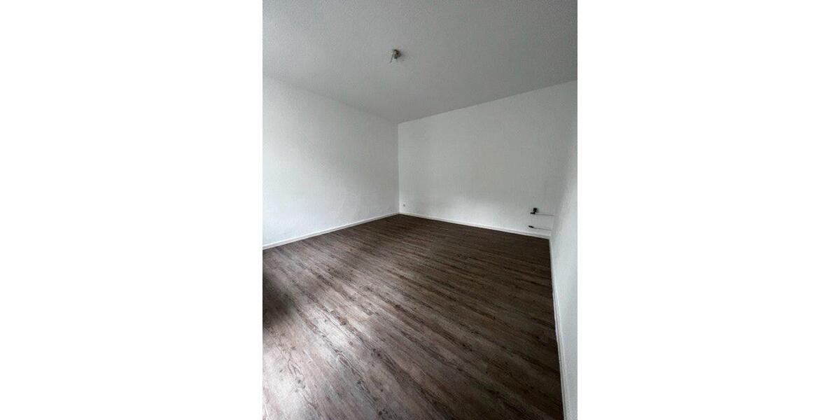Etagenwohnung Siegen Dillnhütten - 4 Zimmer, 143 m&sup2;, 1.050&euro; | Angebot:26422038