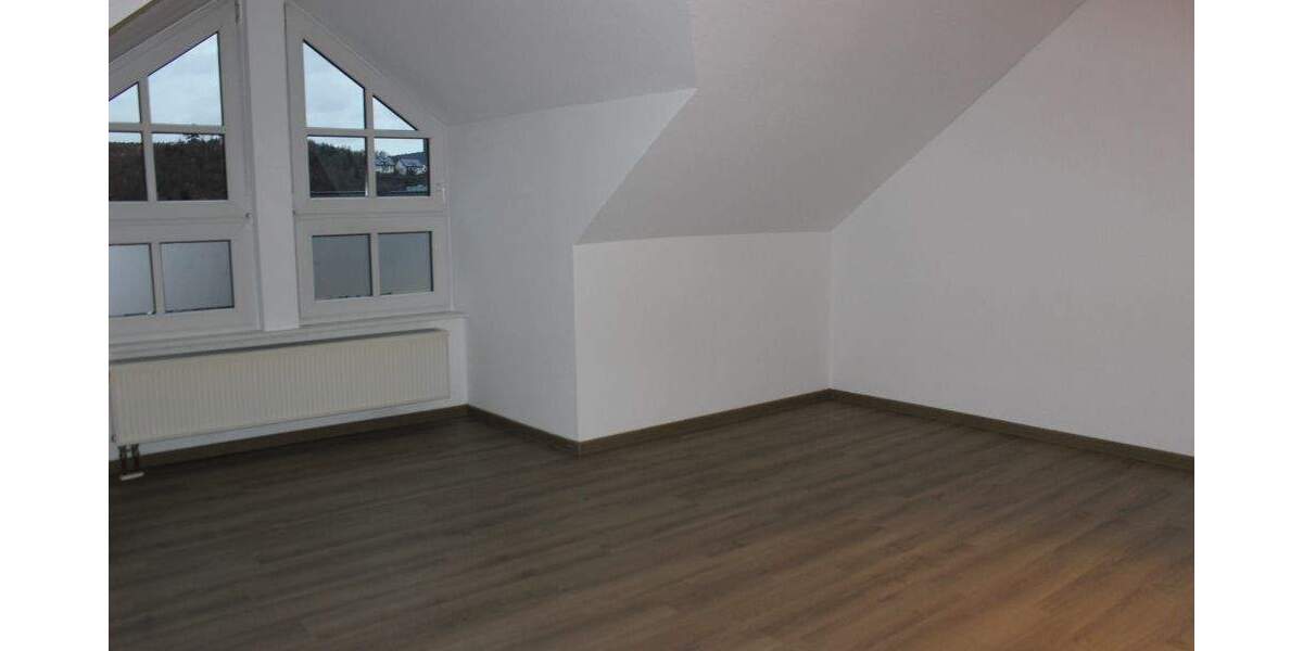 Etagenwohnung Kirchhundem - 3 Zimmer, 90 m&sup2;, 650&euro; | Angebot:25681692