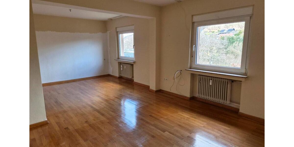 Erdgeschoßwohnung Siegen Dillnhütten - 5 Zimmer, 106 m&sup2;, 700&euro; | Angebot:26048054