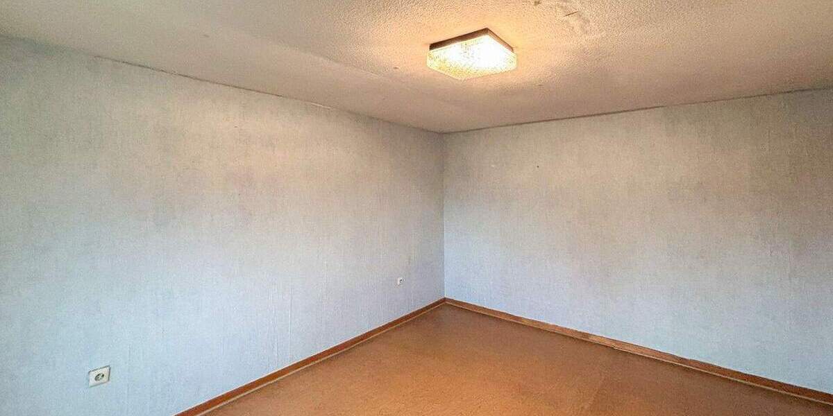 Einfamilienhaus Hamm VG - 7 Zimmer, 120 m&sup2;, 125.000&euro; | Angebot:25776417