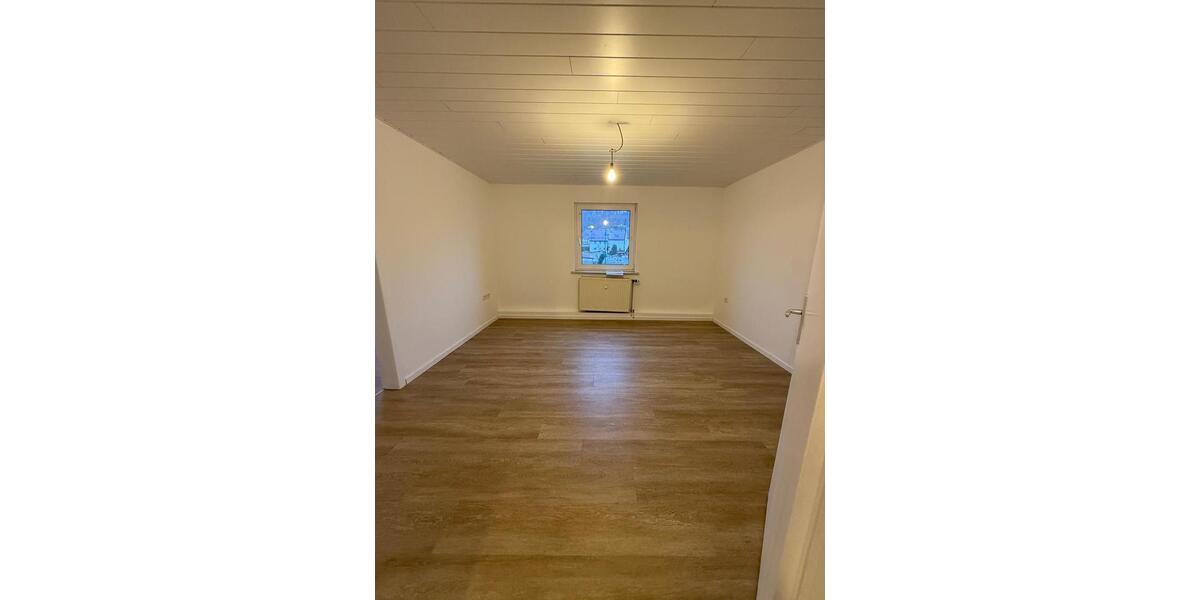 Etagenwohnung Pracht - 4 Zimmer, 90 m&sup2;, 650&euro; | Angebot:25977511