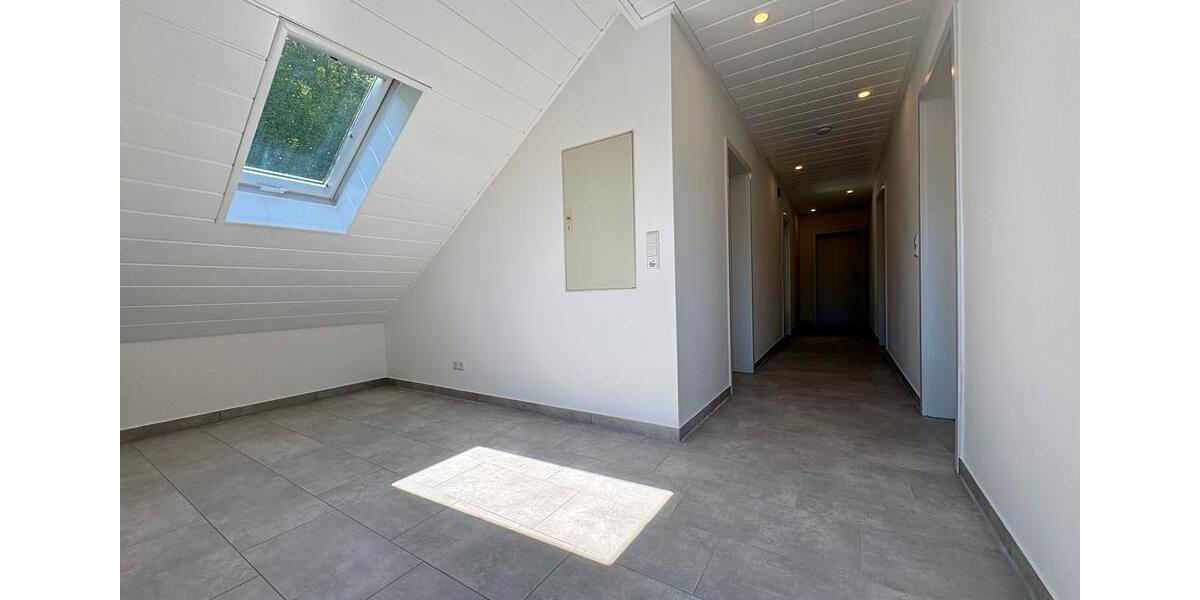 Dachgeschoßwohnung Dillenburg - 3.5 Zimmer, 94 m&sup2;, 215.000&euro; | Angebot:26402904