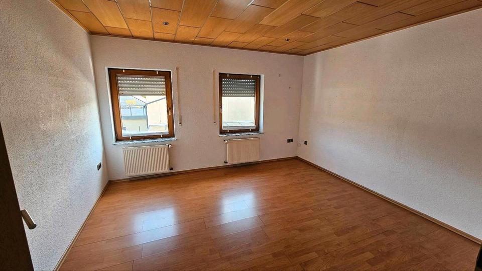 Erdgeschoßwohnung Dillenburg Frohnhausen - 4 Zimmer, 102 m&sup2;, 800&euro; | Angebot:26648482
