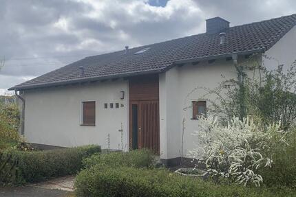 Haus Netphen - 5 Zimmer, 120 m&sup2;, 180.000&euro; | Angebot:26685868