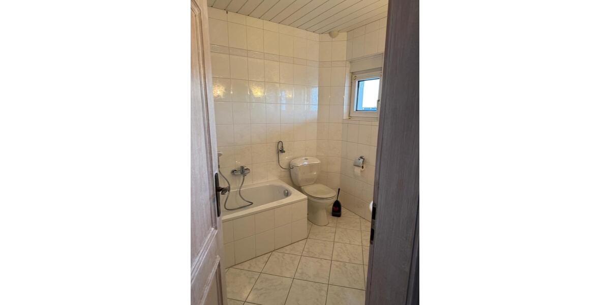 Erdgeschoßwohnung Elkenroth - 3 Zimmer, 100 m&sup2;, 950&euro; | Angebot:25483176