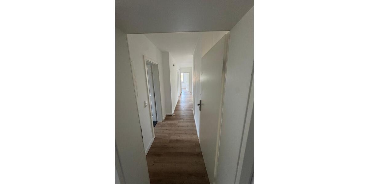 Etagenwohnung Siegen - 3 Zimmer, 86 m&sup2;, 825&euro; | Angebot:25958291