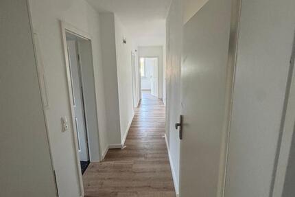 Wohnung Siegen - 3 Zimmer, 86 m&sup2;, 825&euro; | Angebot:25958291