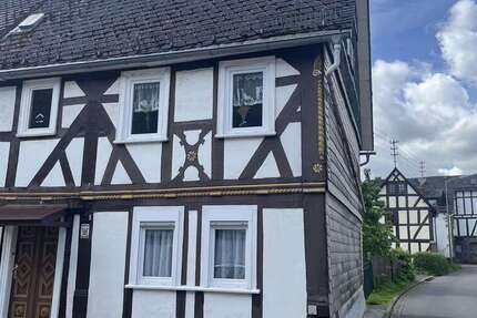 Haus Burbach - 4 Zimmer, 99 m&sup2;, 69.000&euro; | Angebot:27033895