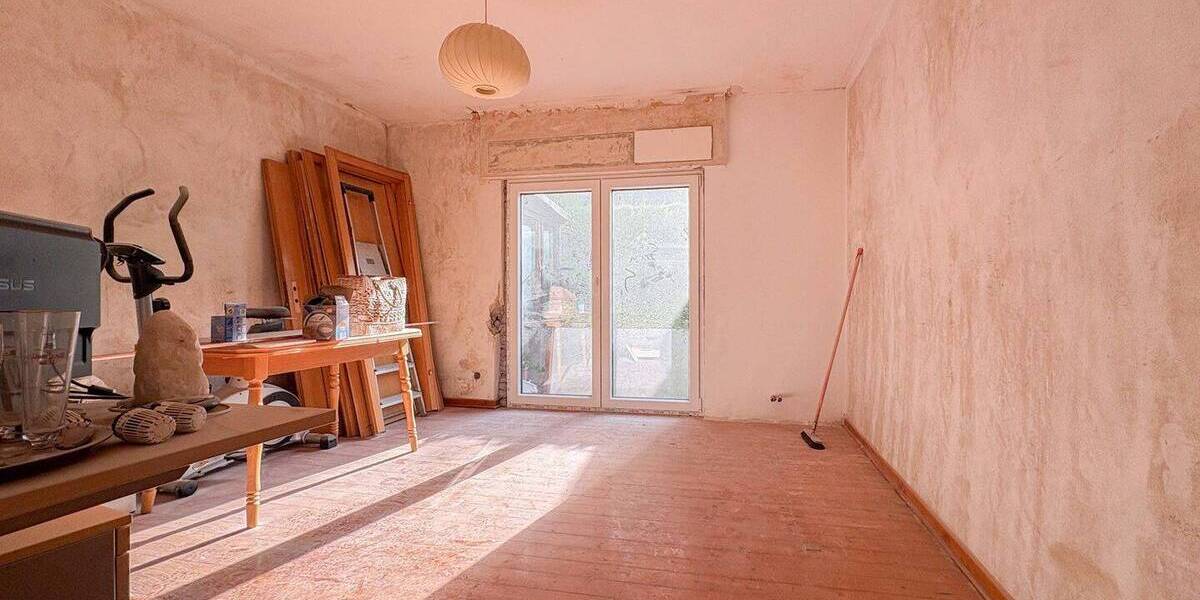 Einfamilienhaus Brachbach - 8 Zimmer, 150 m&sup2;, 210.000&euro; | Angebot:25738156