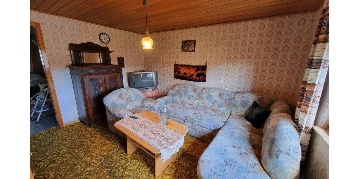 Einfamilienhaus Oberroßbach - 7 Zimmer, 135 m&sup2;, 120.000&euro; | Angebot:25685056