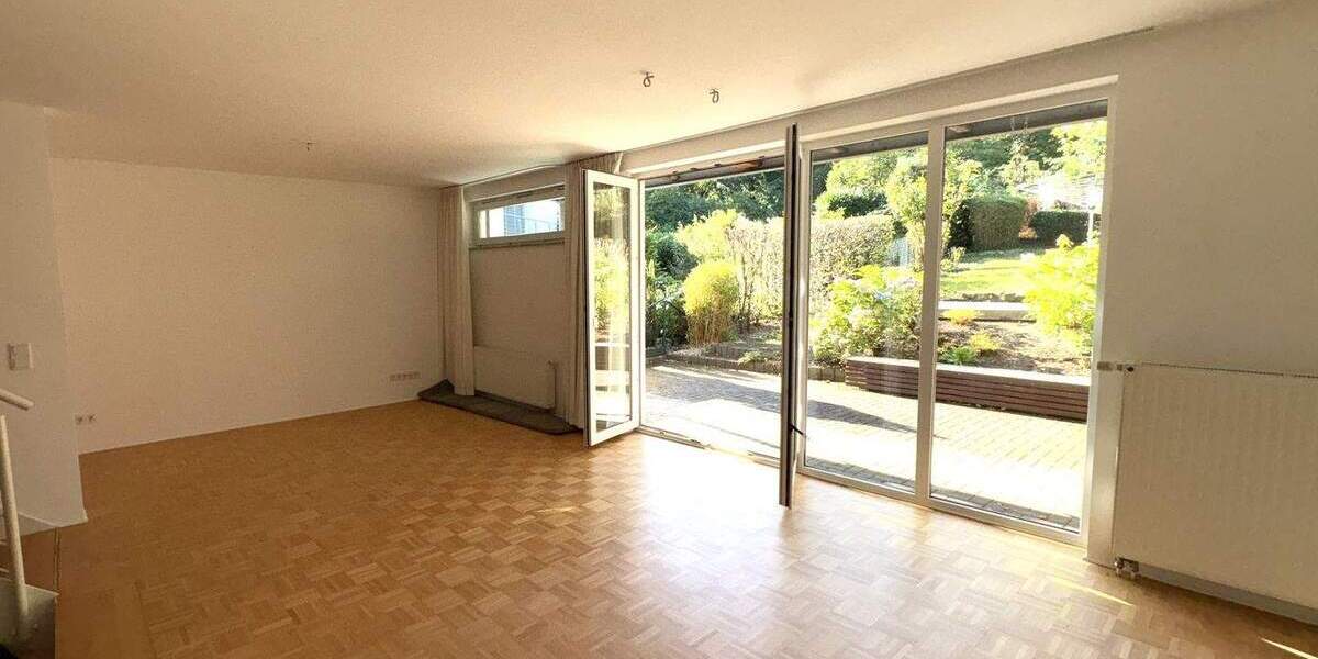 Reihenhaus Siegen Kaan-Marienborn - 4 Zimmer, 115 m&sup2;, 1.200&euro; | Angebot:25729627