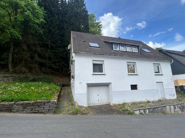 Einfamilienhaus Siegen Eisern - 6 Zimmer, 150 m&sup2;, 175.000&euro; | Angebot:26435002