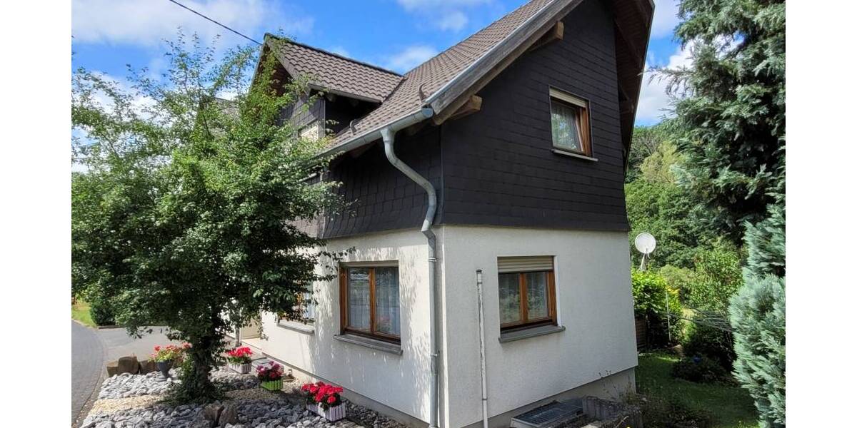 Mehrfamilienhaus, Wohnhaus Netphen / Hainchen Hainchen - 9 Zimmer, 205 m&sup2;, 299.000&euro; | Angebot:25700453