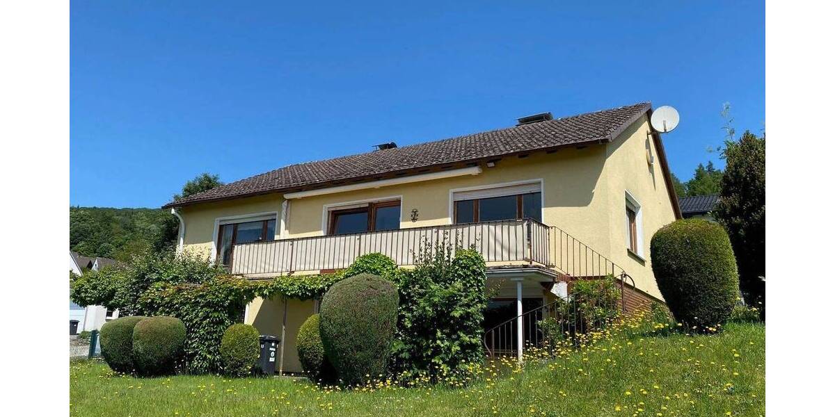 Einfamilienhaus Bad Laasphe - 5 Zimmer, 158 m&sup2;, 190.000&euro; | Angebot:25667526