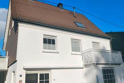 Haus Lennestadt - 9 Zimmer, 180 m&sup2;, 1.450&euro; | Angebot:27614886