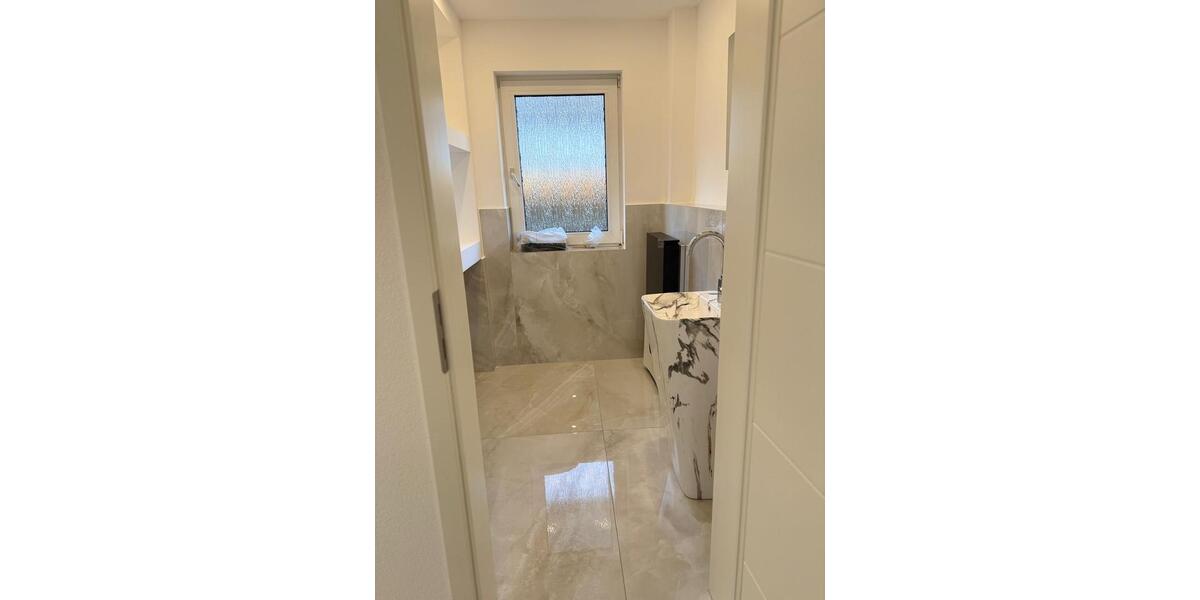 Etagenwohnung Netphen - 7 Zimmer, 180 m&sup2;, 1.980&euro; | Angebot:25921633