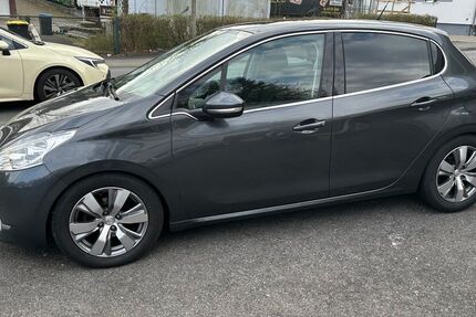 Peugeot 208 182.500 km 3.250 &euro; Siegen 57078