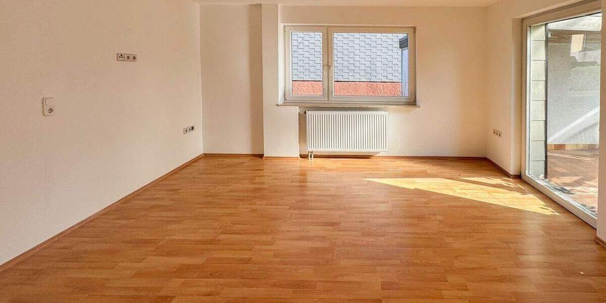 Mehrfamilienhaus, Wohnhaus Zehnhausen bei Rennerod - 6 Zimmer, 230 m&sup2;, 250.000&euro; | Angebot:25691895