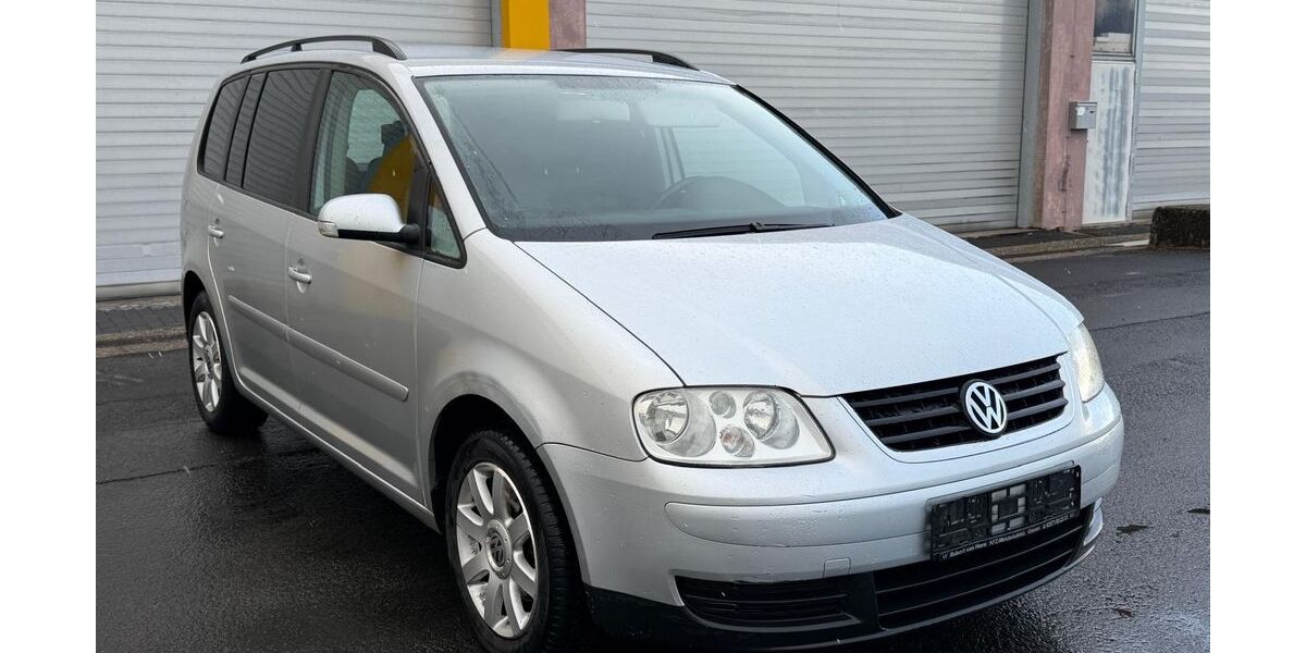 VW Touran 274.000 km 2.799 &euro; Burbach 57299