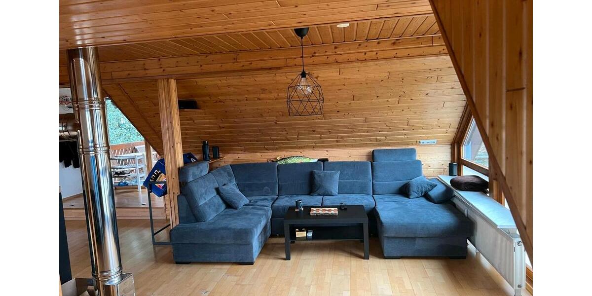 Dachgeschoßwohnung Eschenburg - 6 Zimmer, 130 m&sup2;, 900&euro; | Angebot:25220160