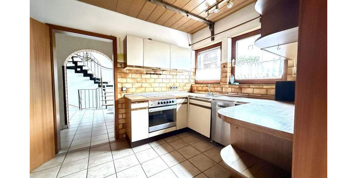 Einfamilienhaus Kirchen VG Freusburg - 6 Zimmer, 198 m&sup2;, 198.000&euro; | Angebot:25691930