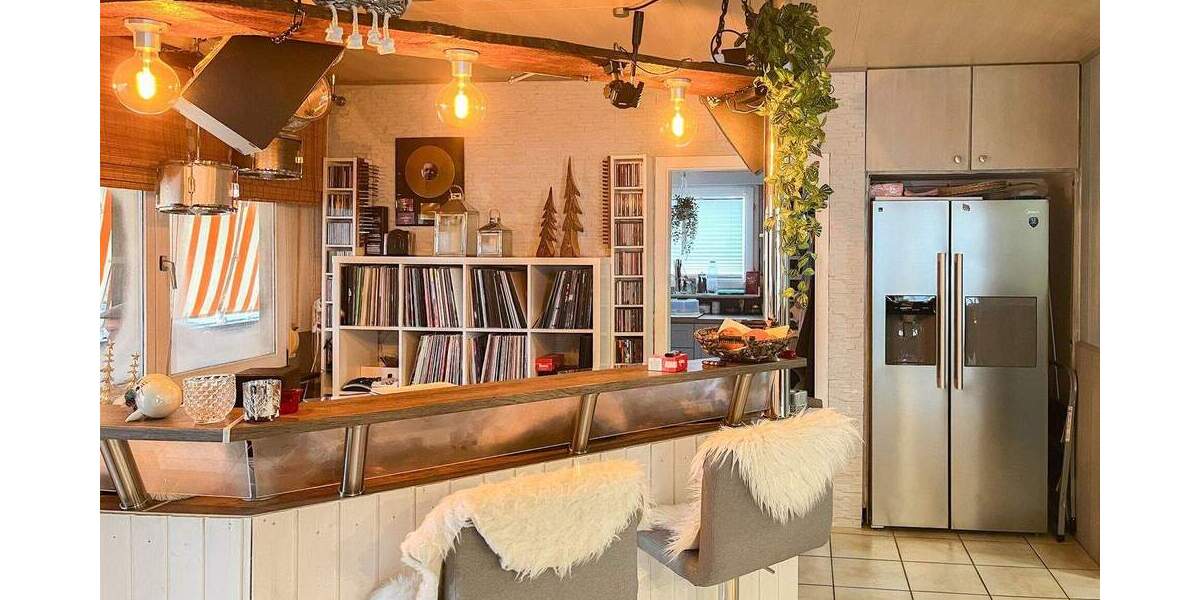 Einfamilienhaus Siegen / Eiserfeld Eiserfeld - 6 Zimmer, 205 m&sup2;, 320.000&euro; | Angebot:25776410