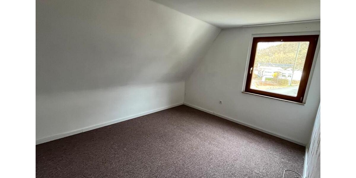 Doppelhaushälfte Siegen Eiserfeld - 4 Zimmer, 105 m&sup2;, 180.000&euro; | Angebot:26049519