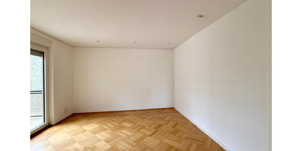 Etagenwohnung Siegen Eiserfeld - 8 Zimmer, 171 m&sup2;, 2.050&euro; | Angebot:25721985
