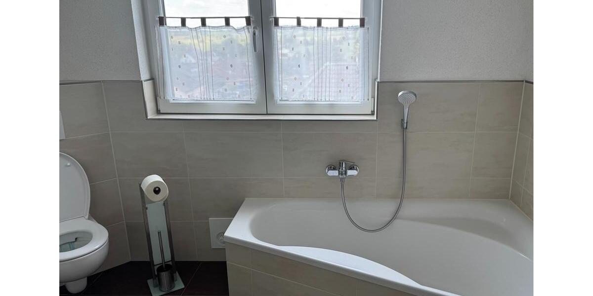 Dachgeschoßwohnung Hellenhahn-Schellenberg Schellenberg - 1 Zimmer, 93 m&sup2;, 850&euro; | Angebot:25648998