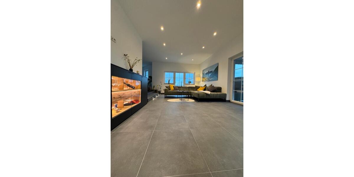 Einfamilienhaus Wissen - 6 Zimmer, 260 m&sup2;, 3.700&euro; | Angebot:26424936