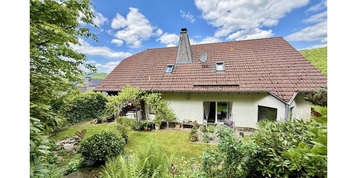 Mehrfamilienhaus, Wohnhaus Grünebach - 7 Zimmer, 230 m&sup2;, 350.000&euro; | Angebot:26859154