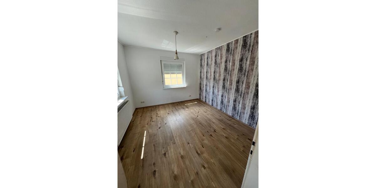 Einfamilienhaus Haiger - 7 Zimmer, 147 m&sup2;, 287.000&euro; | Angebot:22643689