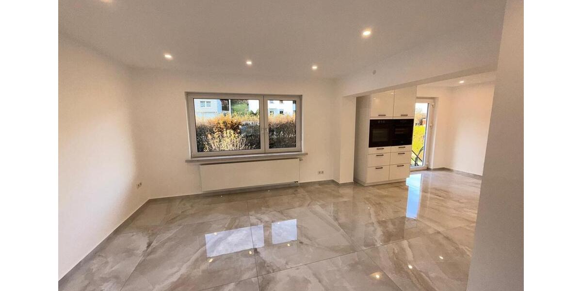 Etagenwohnung Netphen - 7 Zimmer, 180 m&sup2;, 1.980&euro; | Angebot:25921633