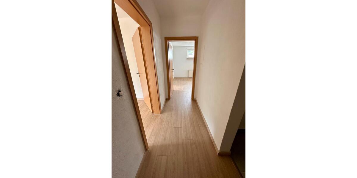 Erdgeschoßwohnung Lennestadt - 3 Zimmer, 100 m&sup2;, 700&euro; | Angebot:25756645