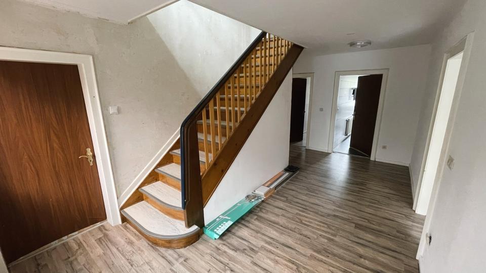 Einfamilienhaus Kirchhundem - 7 Zimmer, 170 m&sup2;, 240.000&euro; | Angebot:26890861