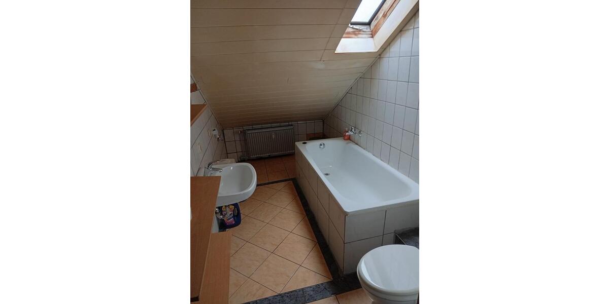 Dachgeschoßwohnung Eschenburg - 4 Zimmer, 80 m&sup2;, 500&euro; | Angebot:25045918