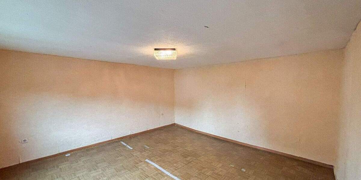 Einfamilienhaus Hamm VG - 7 Zimmer, 120 m&sup2;, 125.000&euro; | Angebot:25776417