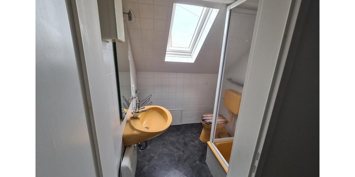 Dachgeschoßwohnung Hachenburg - 2.5 Zimmer, 73 m&sup2;, 660&euro; | Angebot:24237433