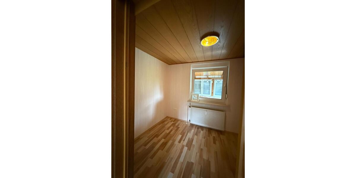 Erdgeschoßwohnung Wilnsdorf - 4 Zimmer, 106 m&sup2;, 850&euro; | Angebot:25519529