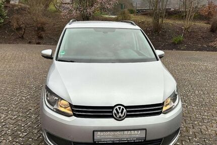 VW Touran 178.300 km 5.990 &euro; Lennestadt-Meggen 57368