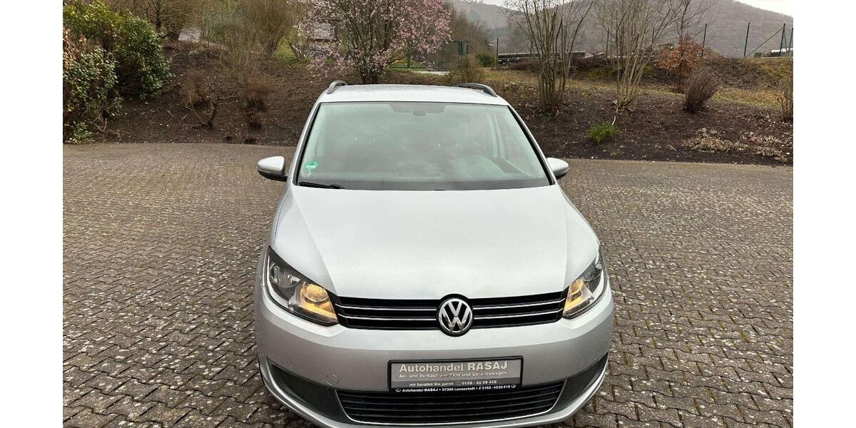 VW Touran 178.300 km 5.990 &euro; Lennestadt-Meggen 57368