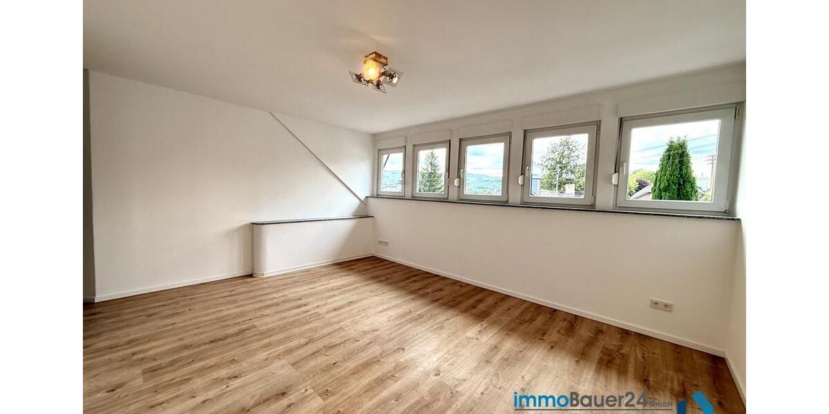 Dachgeschoßwohnung Mudersbach - 3 Zimmer, 99 m&sup2;, 941&euro; | Angebot:26649392