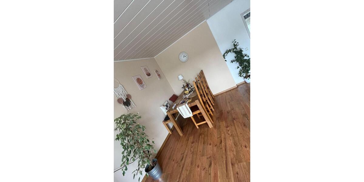 Etagenwohnung Rennerod - 3 Zimmer, 91 m&sup2;, 980&euro; | Angebot:25942865