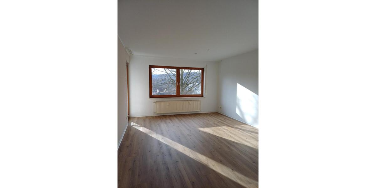 Hochparterre Siegen Kaan-Marienborn - 3 Zimmer, 77 m&sup2;, 630&euro; | Angebot:25855830