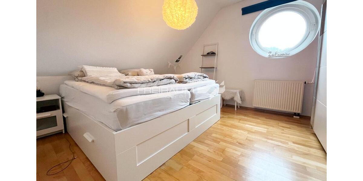 Dachgeschoßwohnung Neunkirchen - 2 Zimmer, 67 m&sup2;, 500&euro; | Angebot:26025227