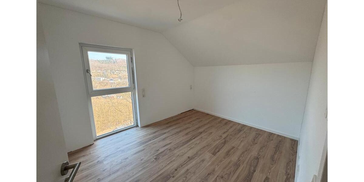 Einfamilienhaus Betzdorf - 6 Zimmer, 137 m&sup2;, 1.300&euro; | Angebot:26375452