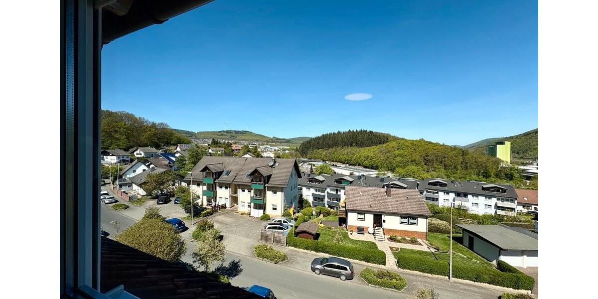 Dachgeschoßwohnung Dillenburg - 3.5 Zimmer, 94 m&sup2;, 215.000&euro; | Angebot:26402904