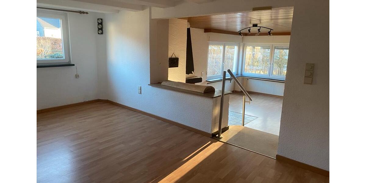 Doppelhaushälfte Kreuztal - 5 Zimmer, 160 m&sup2;, 1.350&euro; | Angebot:24987601